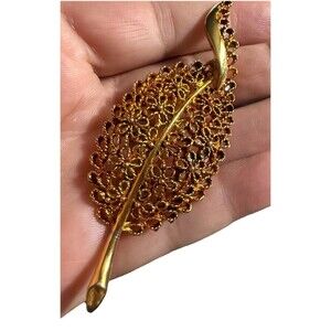 MAMSELLE: FLOWER GARDEN LEAF VINTAGE BROOCH 24k Gold Plated
